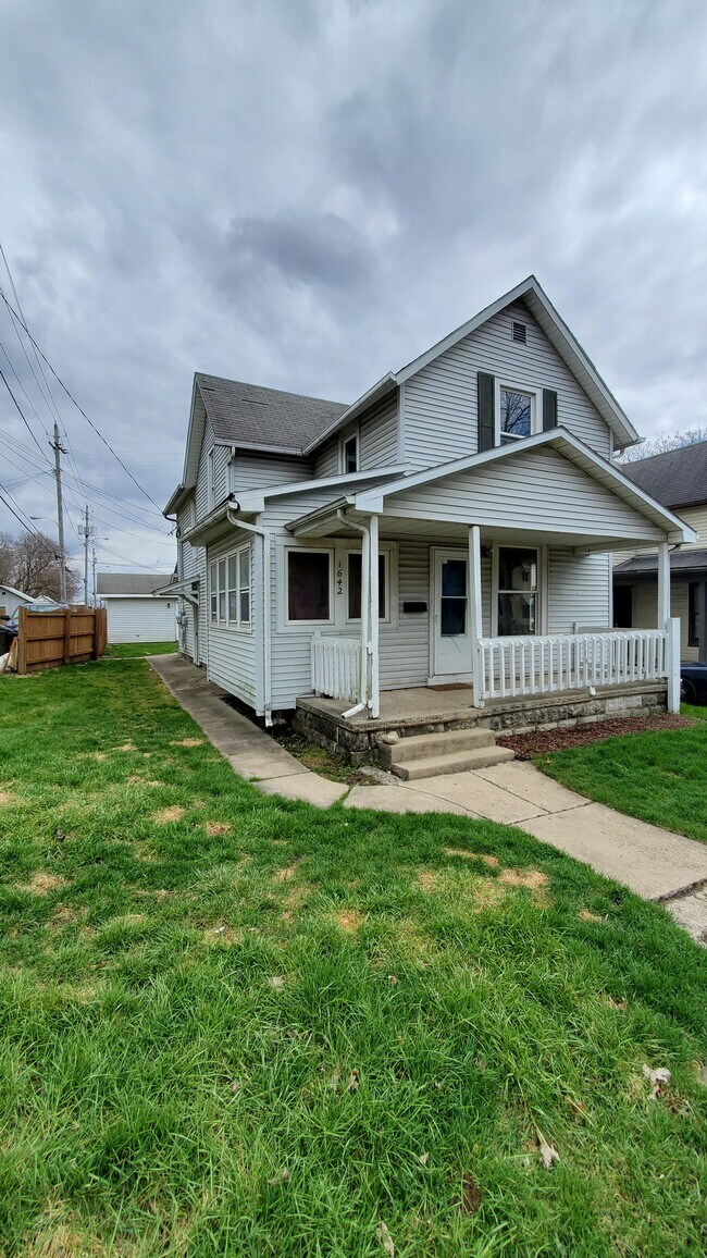 Building Photo - 1642 Short St