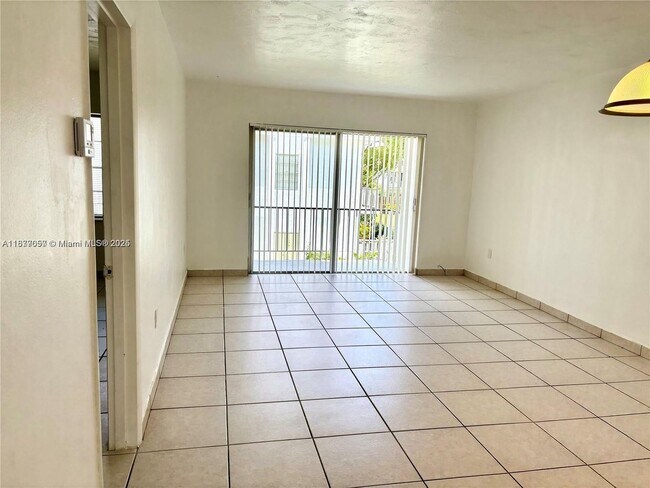 Foto del edificio - 9651 SW 77th Ave