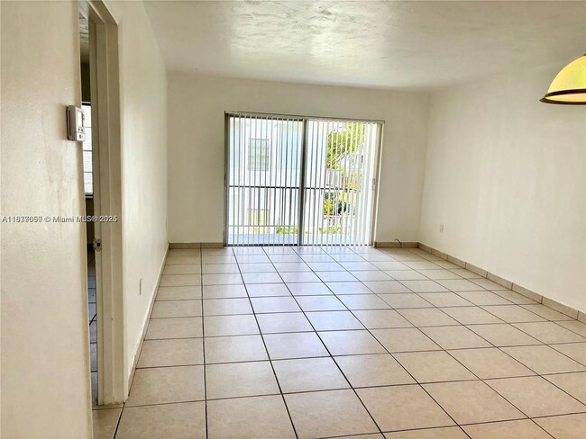 Building Photo - 9651 SW 77th Ave