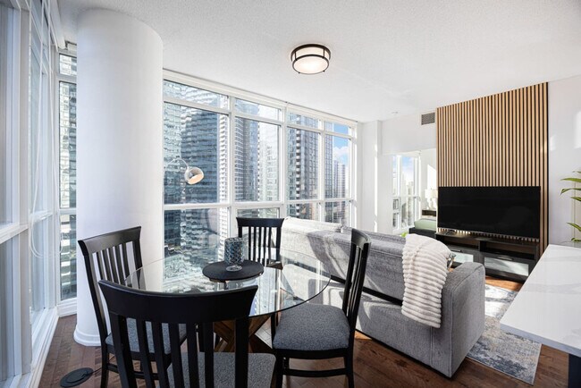 Photo du bâtiment - 65 Raptors Way