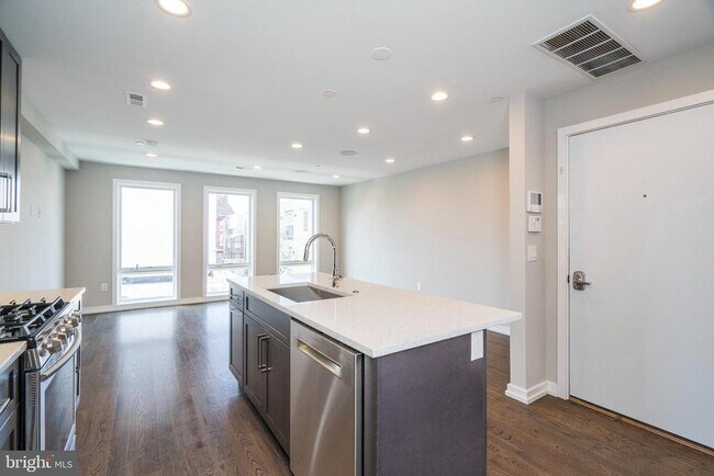 Foto del edificio - 1432 Clymer St