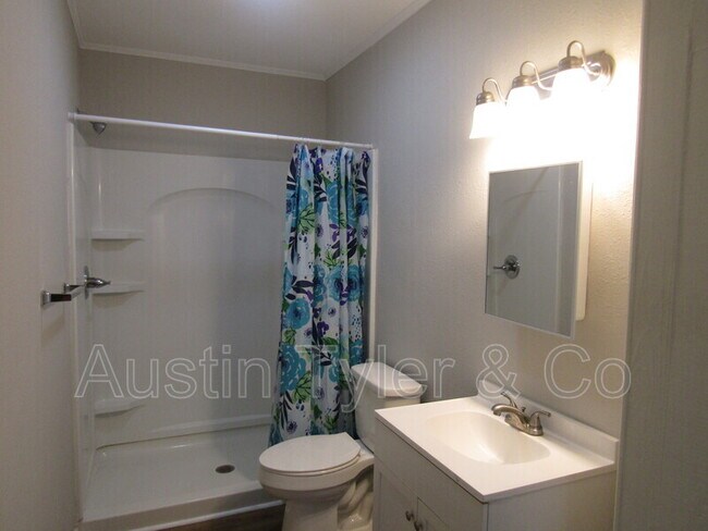 Building Photo - 3016 4th St