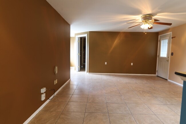Foto del edificio - 4410 Pennystone Av