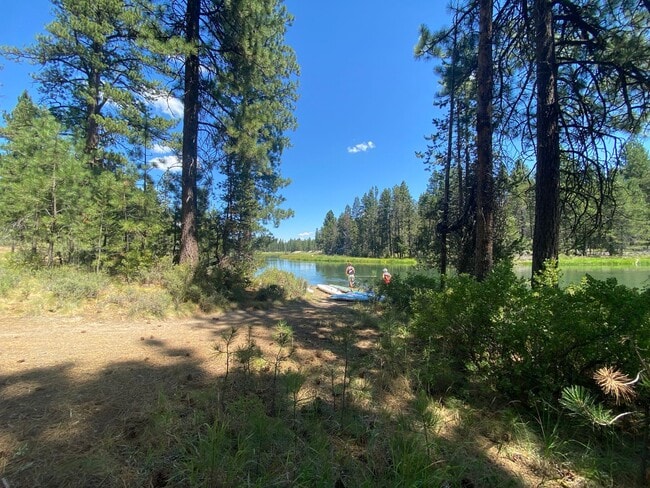 Building Photo - Unfurnished Peaceful River Retreat – Moder...
