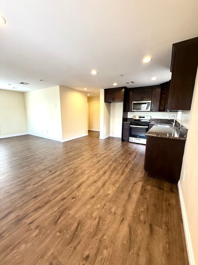 Foto del edificio - 645 E 78th St
