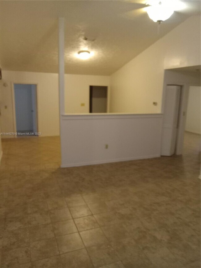 Foto del edificio - 1600 N 44th St