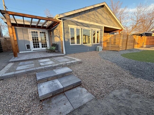 Foto del edificio - 6175 N Lamar St