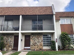 Building Photo - 5229 SW 40th Ave