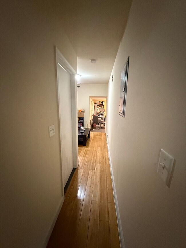 Foto del edificio - 1630 N Sydenham St