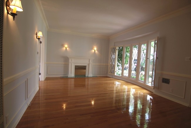 Foto del edificio - 1320 N Alta Vista Blvd