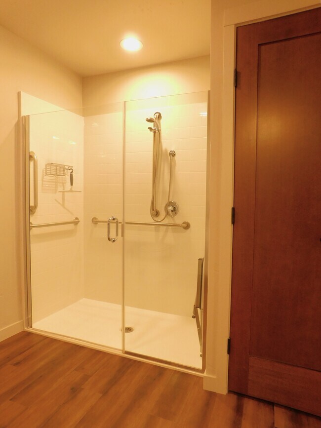 Building Photo - 100 Woodlands Wy