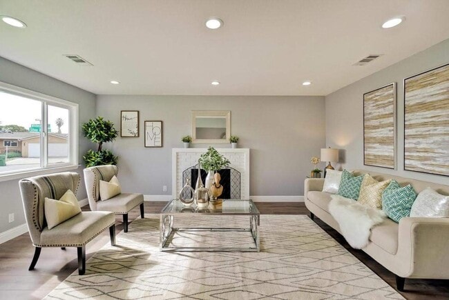 Building Photo - 5365 Silver Reef Dr