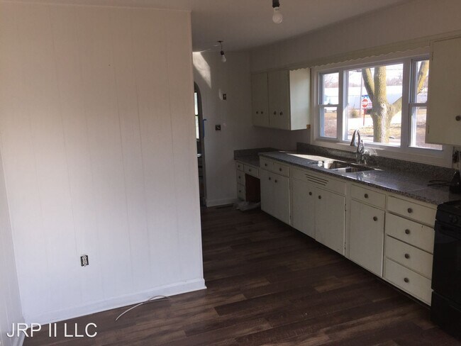 Building Photo - 2 br, 1 bath House - 706 Keller Dr