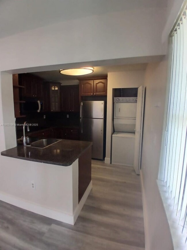 Foto del edificio - 10845 NW 7th St