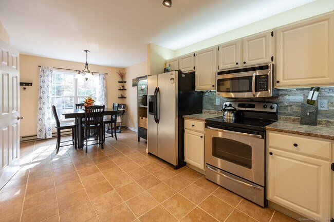 Foto del edificio - 1275 Winsted Rd
