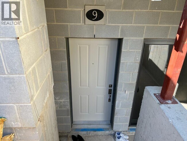 Photo du bâtiment - 25 Isherwood Ave