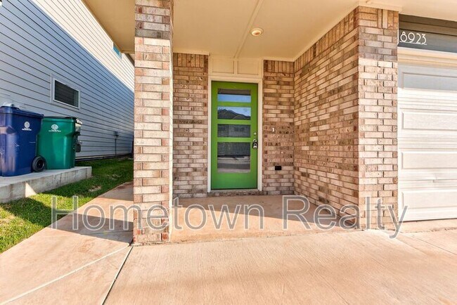 Foto del edificio - 8923 NW 109th Terrace