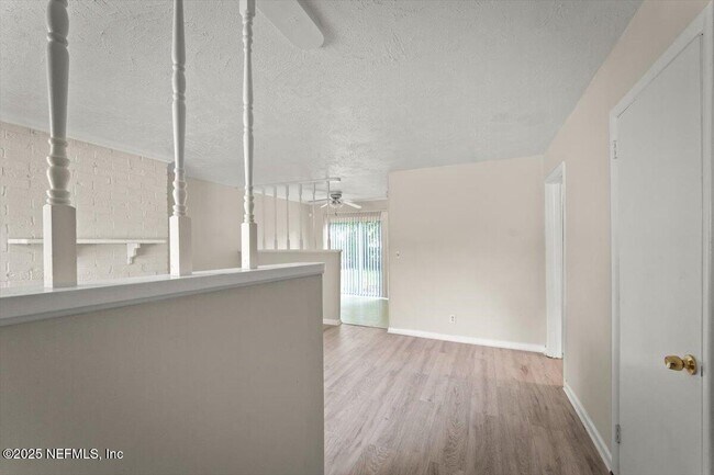 Foto del edificio - 5941 Caribbean Dr S