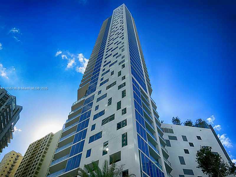 Primary Photo - 1300 Brickell Bay Dr
