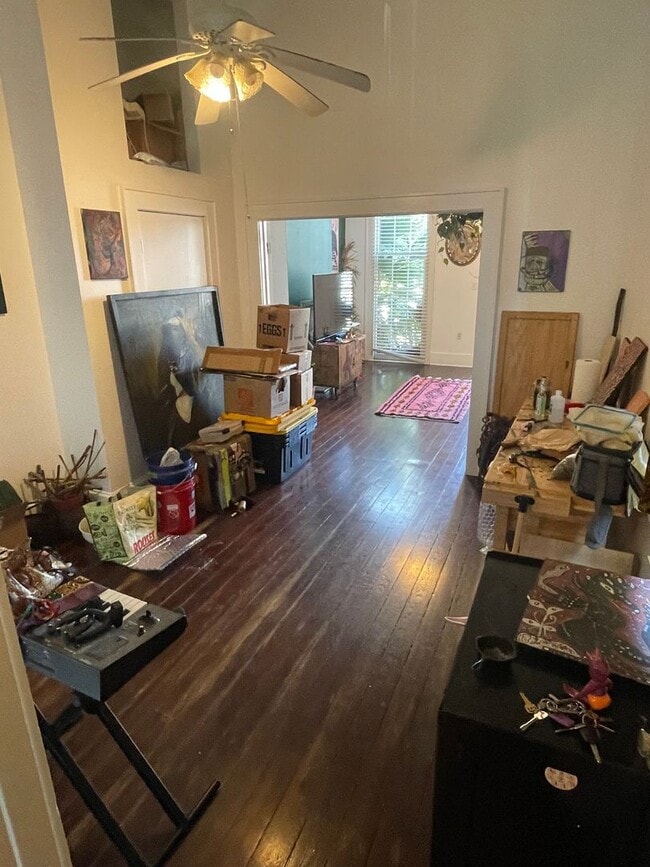 Foto del edificio - 1BD/1BA Shotgun w/ In Unit Washer and Dryer