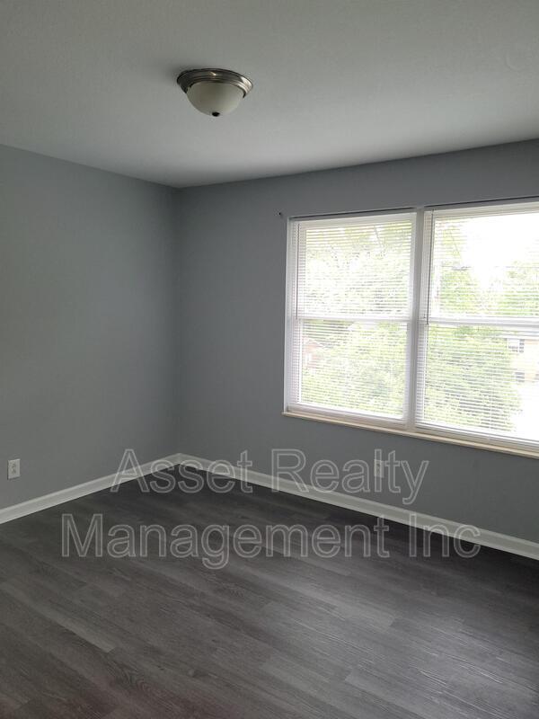 Foto del edificio - 905 Flanders Lane Northwest - 5
