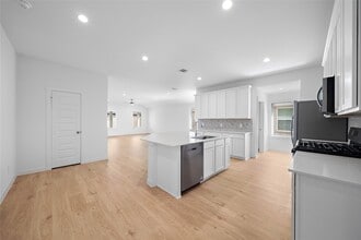 Building Photo - 3819 Pierce Pl Ln