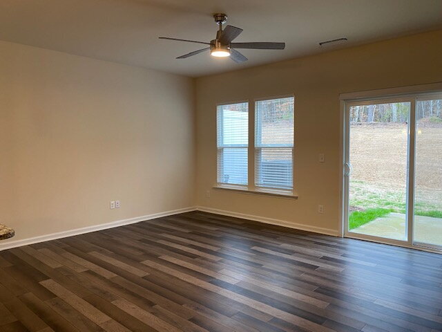 Foto del edificio - 347 White Oak Ridge Dr