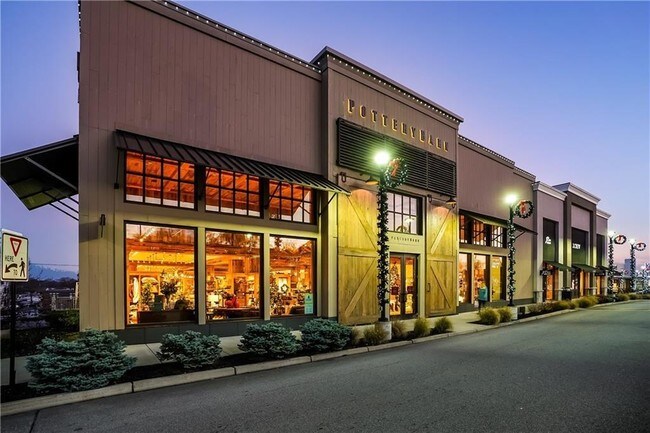 1000 Chapel View Blvd Unit 303, Cranston, RI 02920 Condo