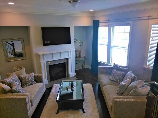 Foto del edificio - 4475 Donahue Ave