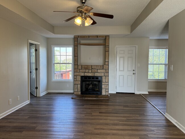 Building Photo - 3657 S Naples Ct