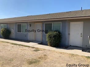 Building Photo - 1617-1617 E Douglas Ave