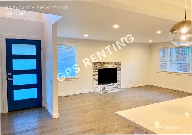 Building Photo - Edmonds 3bd beautifully updated home!