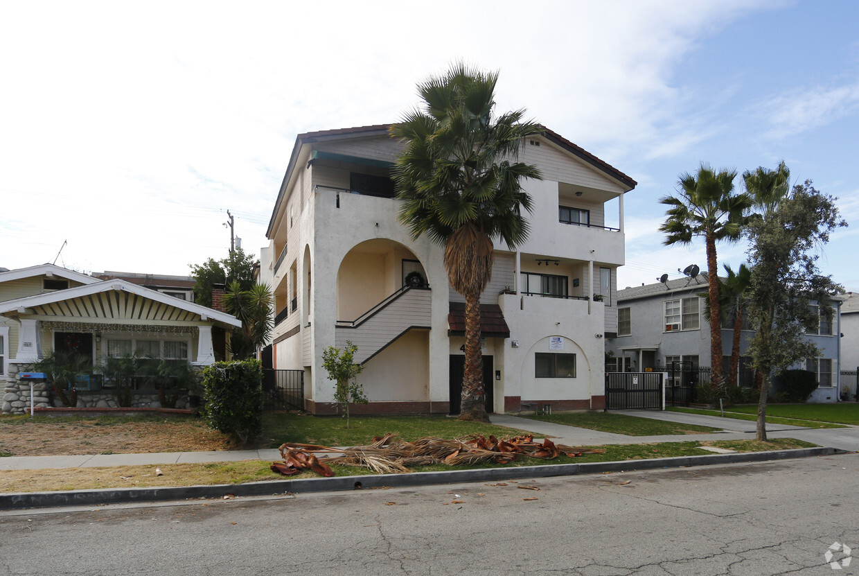 Building Photo - 468 W Elk Ave