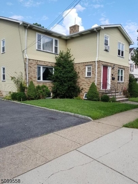 Primary Photo - 17 Maple St