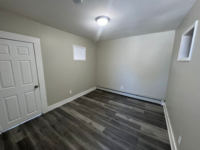 Building Photo - 489 S 19th St