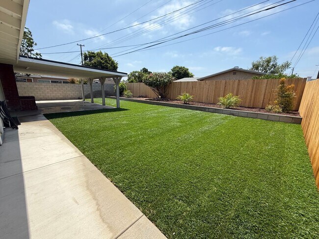 Foto del edificio - Updated 3 bedroom - 2 bathrooms house read...