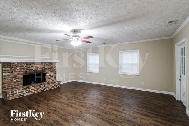 Building Photo - 3201 Bryant Ln