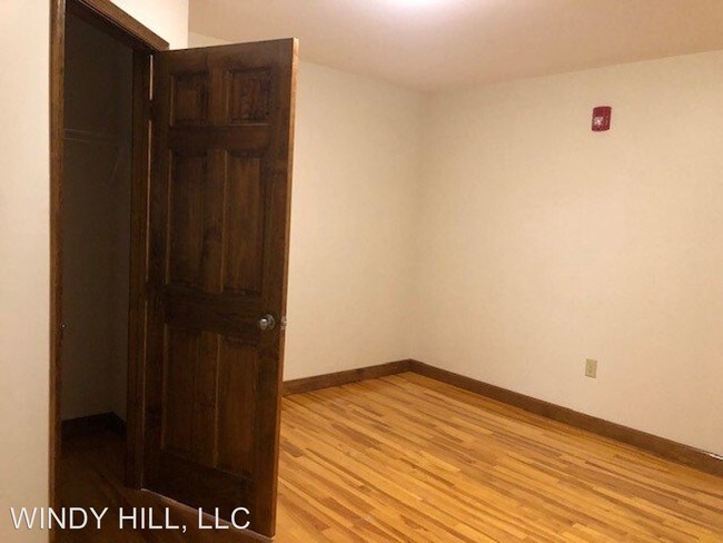 Building Photo - 443 Millwood Ave