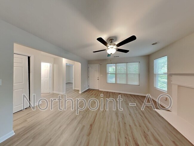 Foto del edificio - 915 Ridge Ave NW