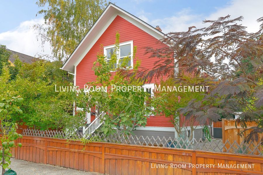 Primary Photo - Classic Portland Craftsman w/ Central Air ...