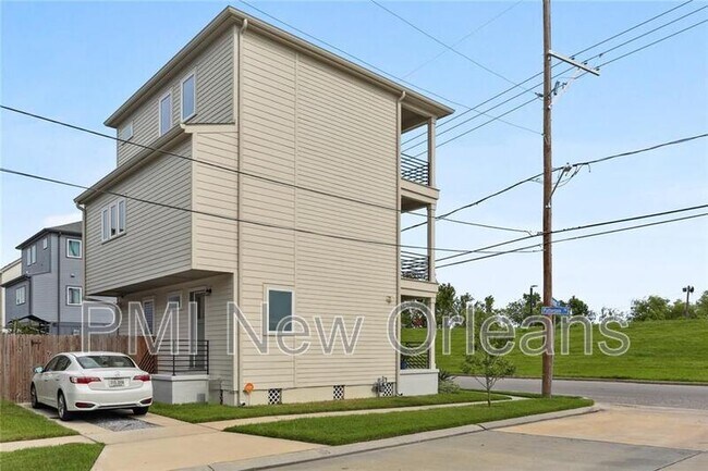 Foto del edificio - 1113 Patterson Rd