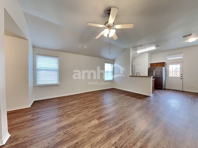 Foto del edificio - 3013 Lake Side Dr