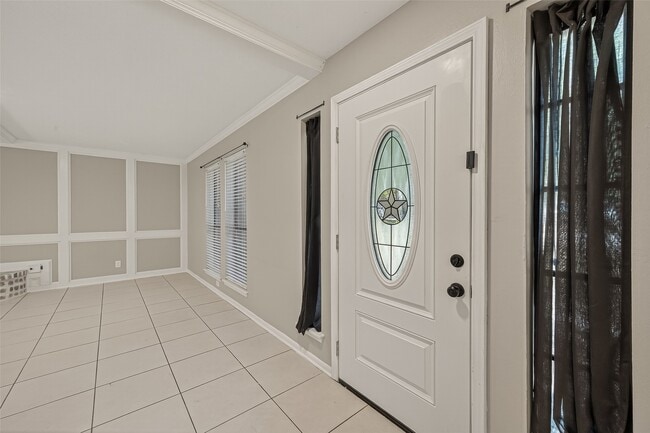 Building Photo - 3 Nutmeg Ct