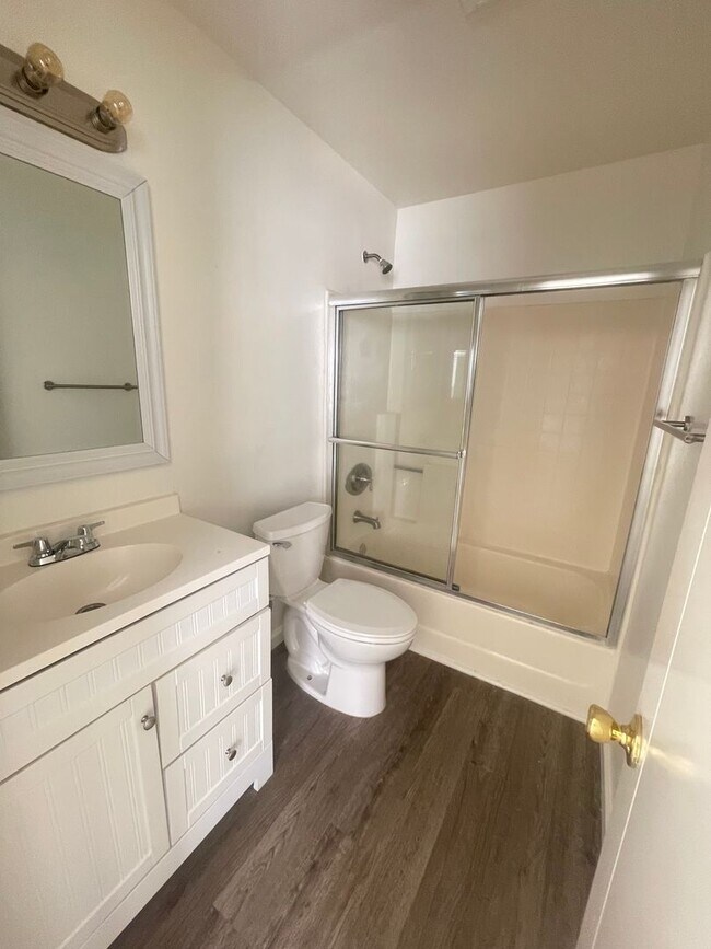 Foto del edificio - Bright 3BD Condo in Gated Community