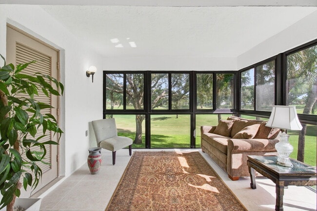 Foto del edificio - 30 Southport Ln