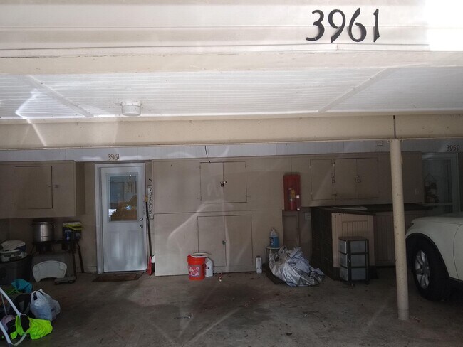 Building Photo - 3961 N Quail Ln