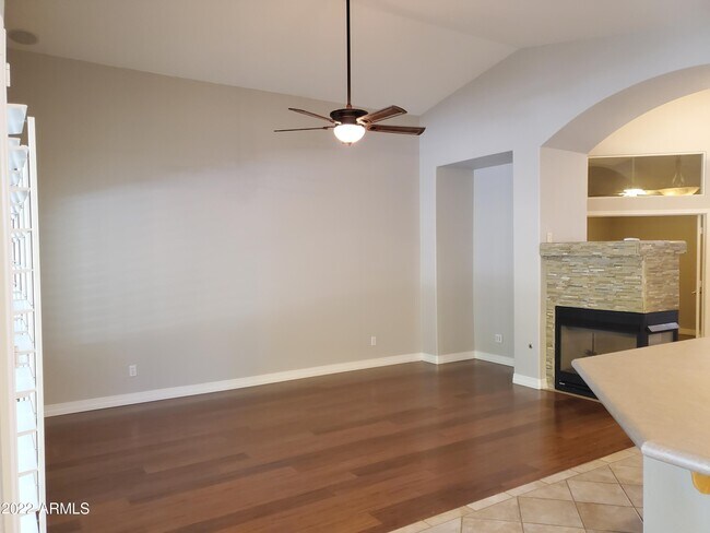 Building Photo - 2880 S Tumbleweed Ln
