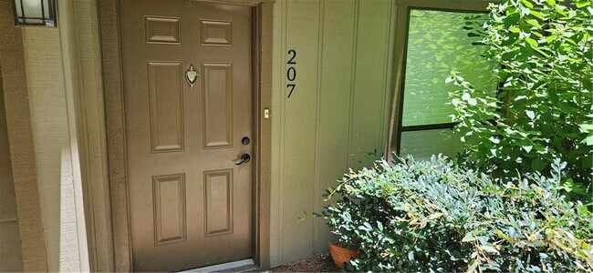 Foto del edificio - 207 Cumberland Ct SE