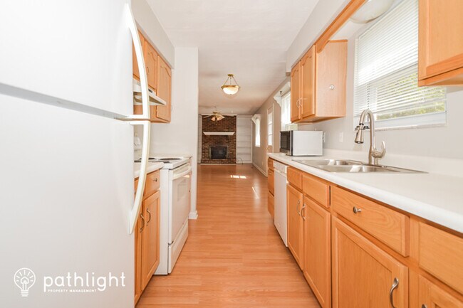 Building Photo - 907 Wood Creek Pl, Greenwood, IN, 46142