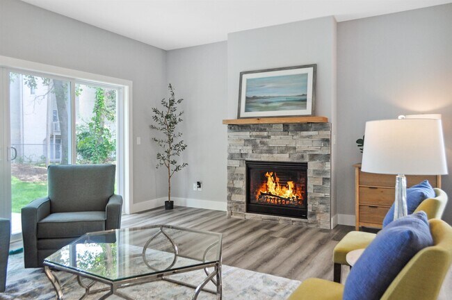 Building Photo - 218 Haines Dr